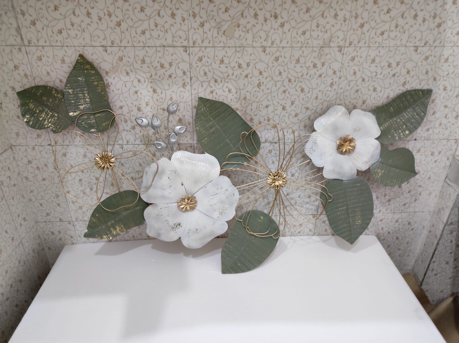 Metal Floral Wall Art Decor | Large 60x120 cm (24x48 inch) Sage Green & White Flower Wall Sculpture | Golden Accent Botanical Wall Hanging for Living Room, Bedroom & Entryway | Nature |